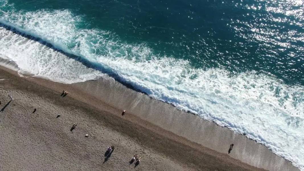 Şiddetli Yağmurun Ardından Antalya’da Tatil Havası Devam Etti! 6